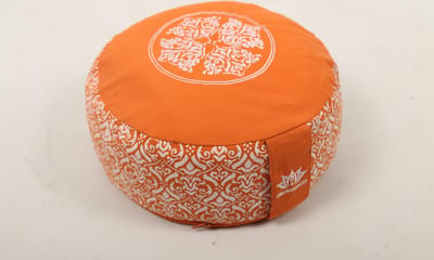 Om Namaste Design Meditatiekussen Zitkussen - Rond - Oranje met Wit