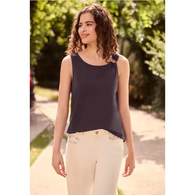 Asymmetrische top met ronde hals