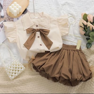 Meisjespak Zomer College Stijl Wit Shirt Khaki Bloemknop Broek Ademend Lichtgewicht Tweedelige Set 90 beige