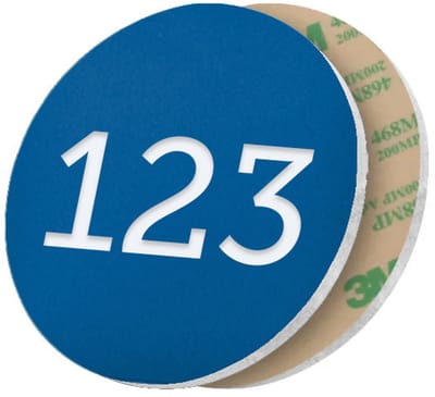 CombiCraft ronde nummerplaatjes van acrylaat blauw 25 mm met tape - 1 t/m 50