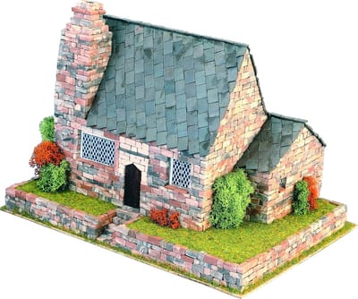 Houten & Keramische Bouwset Huis Model 1:50 - Engelse Landhuis Stijl