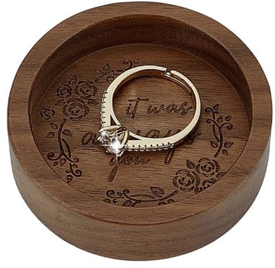 Dailygoods- Ringenhouder Houten Ring Display - Ringendoos - Ringenhouder voor Sieraden - Huwelijksring Houder - Verjaardagscadeau - 5,9 cm Diameter - Ringdisplay
