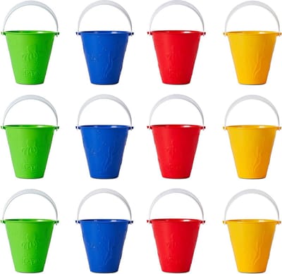 Bramble – 12 Strandemmertjes voor Kinderen in 4 Kleuren (Groen, Blauw, Rood, Geel) - Speelgoedemmerset voor Zandbak en Strand - Stevig Kunststof met Handvatten