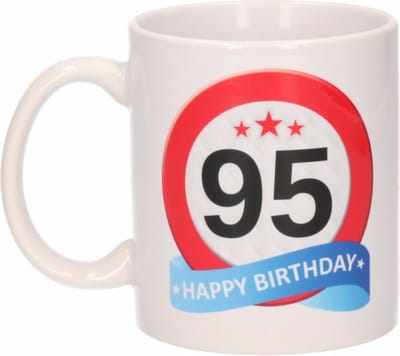 Beallatio Decorations - 95 jaar Verjaardag koffiemok - cadeau beker - stopbord print met happy birthday - 300 ml - keramiek - wit