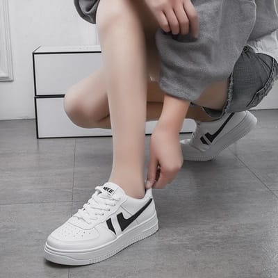 Nieuwe Vier Seizoenen Veelzijdige Koppel Schoenen Koreaanse Stijl Trendy Witte Schoenen Heren Sneakers met Dikke Zool Heren en Dames Dezelfde Casual Schoenen 39 gray