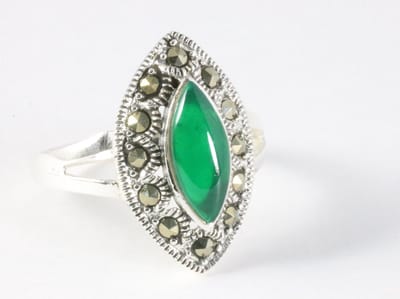 Zilveren ring met jade en marcasiet - maat 18
