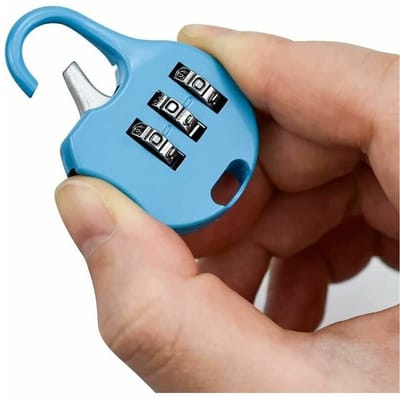 Veilig, sleutelloos hangslot met een resetbare 3-cijferige combinatie, geschikt voor koffers, kluisjes in de gymzaal, etc. Twee stuks beschikbaar, zilver en blauw.