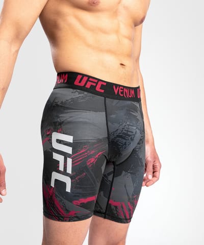 UFC Venum Authentic Fight Week 2.0 Vale Tudo Short Heren Zwart Rood - XXL - Jeans Maat 38