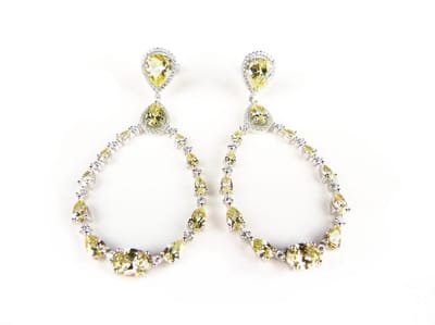 Zilveren oorringen Model La Princesse zilveren oorringen oorbellen gezet met gele stenen en cubic zirconia