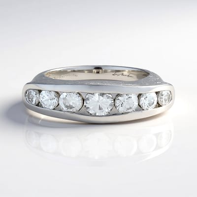 Cavill - 925 Sterling Zilver Ring met 6 Briljantgeslepen Zirkonia - Platina Verguld - Elegante Kanaalzetting - Tijdloze Dames Ring