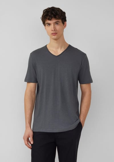 s.Oliver - male - Shirt van vlamgaren met open rand bij de halslijn