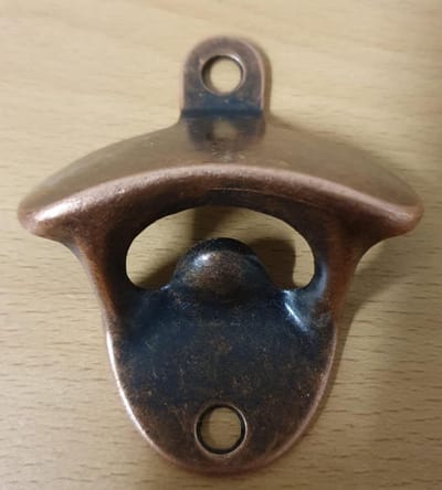 Wandopener old look brons kleur Flesopener bieropener baropener opener voor aan de wand voor cafe bar mancave