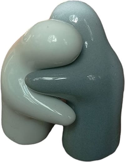 Floz Design peper en zoutstel koppel - omhelzing peper en zoutset - grijs wit - origineel huwelijksgeschenk - fairtrade