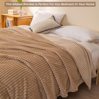 Dailygoods- Fleece Deken 200x240 cm - Geribbelde Textuur - Zacht en Warm - Decoratieve Deken - Geschikt voor Bank en Bed - Premium Microvezelfleece - Dekentje