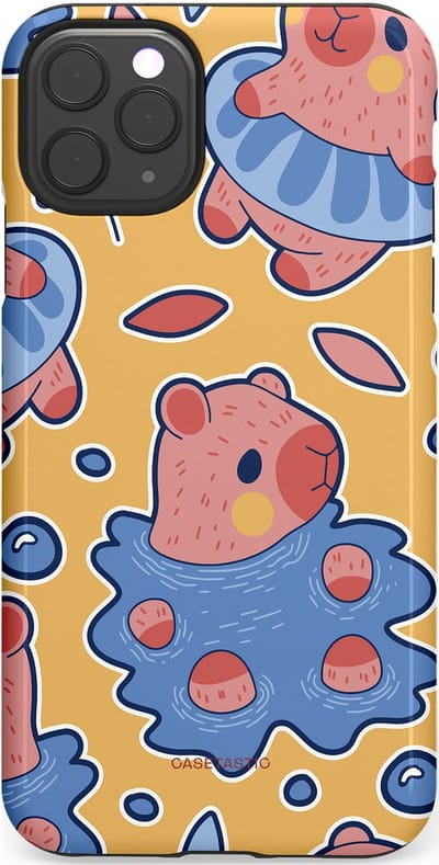 Casetastic Hoesje Geschikt voor Apple iPhone 11 Pro Max - Stijlvolle Beschermende Duo-layer Case - Capibara plons