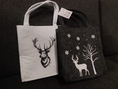 Kerst Cadeautasjes - Vilten Opbergtassen - Set van 2 | Kerstprint Vilten Cadeautassen | Leuk als Cadeauverpakking of Decoratie