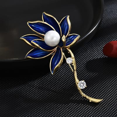 Broche Élégante Fleur Design Luxe Léger pour Femme Tendance et Polyvalente Sens du Design de Niche Accessoires Quotidiens blue