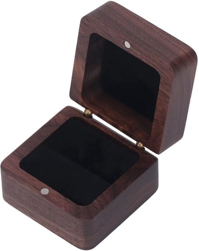 Dailygoody - Zwarte Walnoothouten Ringdoos - Vintage - Draagbaar met Magneetknoppen - Houten ringdoos - Aanzoekcadeau - Geschikt voor Verlovingen - Zwart