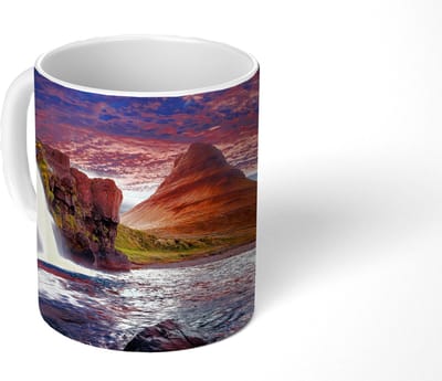 Mok - Koffiemok - Waterval - Berg - Wolken - Roze - Landschap - Mokken - 350 ML - Beker - Koffiemokken - Theemok