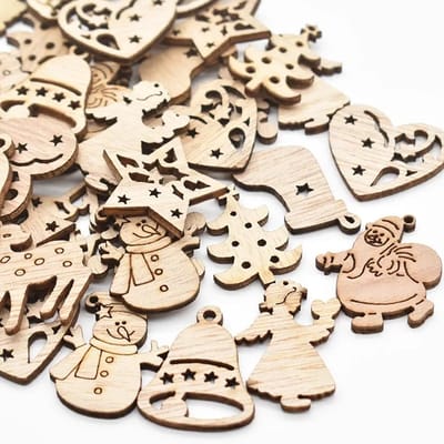 50 stuks klassieke kersthangende decoratieset - Houten kerstballen - 10 verschillende vormen - Verfbaar - Kindvriendelijk