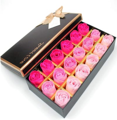 Prachtige rozen in geschenkdoos - 18 stuks met betoverende geur, mooie vorm en verloopkleuren (roze)