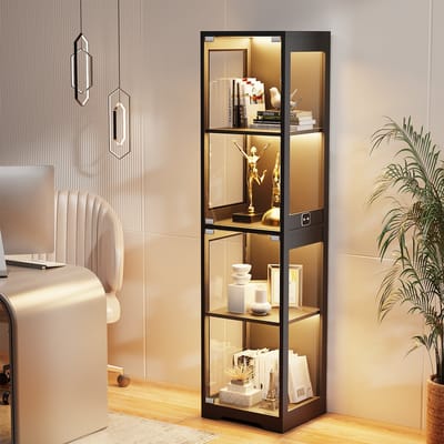 BROTTAR 63" zwarte vitrinekast met pop-up glazen deuren, 3-kleuren LED-verlichting, bewegingssensor, greeploos ontwerp, FSC hout, voor verzamelobjecten, figuren, foto's, boeken en woondecoratie