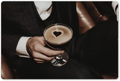 Placemats 45x30 cm - Placemat kunststof - 1 stuk - Hartje - Cocktail - Espresso Martini - Hand - Borden onderleggers - Decoratie voor op tafel - Keuken tafeldecoratie accessoires - Vinyl onderlegger - Tafelversiering