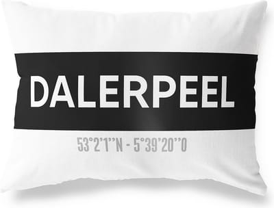 Tuinkussen DALERPEEL - DRENTHE met coördinaten - Buitenkussen - Bootkussen - Weerbestendig - Jouw Plaats - Studio216 - Modern - Zwart-Wit - 50x30cm