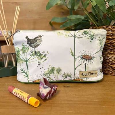 Alex Clark Makeup Wren and Cow Parskey ~ Make up tas Merel en Bloemen