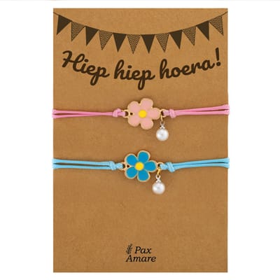 Vriendschapsarmbandjes voor 2 "Hiep Hiep Hoera" - Bloemetjes - BFF Armbandjes met Verjaardags Cadeau Kaartje - Roze & Blauw - Elastisch Verstelbaar - Pax Amare