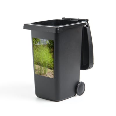 Container sticker Asperge - Een reeks met aspergeplanten in de tuin - 40x60 cm - kliko sticker - weerbestendige containersticker