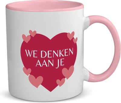 Akyol - we denken aan je hartje en kleine hartjes koffiemok - theemok - roze - Quotes - iemand die door een moeilijke tijd gaat - moeilijke tijd - ziek - koorts - snel beter worden - cadeau - beterschap cadeau - kado - gift - geschenk - 350 ML inhoud