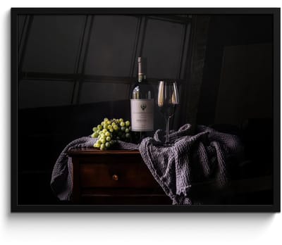 Fotolijst inclusief poster - Posterlijst 70x50 cm - Posters - Druiven - Wijn - Rood - Tafel - Foto in lijst - Keuken decoratie muur - Wanddecoratie accessoires - Muurdecoratie - Schilderijen