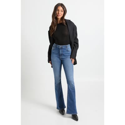 boohoo Dames Hoge Taille Billenverhogende Uitlopende Jeans | Mid Wash | Maat: 6