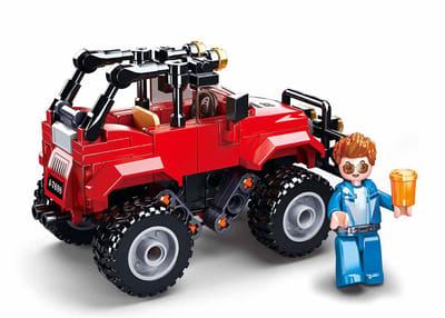 Sluban Town Rode Jeep bouwspeelgoed kinderen vanaf 6 jaar – Constructiespeelgoed modelbouw – bouwdoos met 135 bouwstenen en 1 minifiguur – M38-B0902
