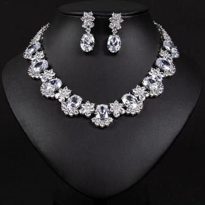 Dames Licht Luxe Design Geometrisch Zirconia Hanger Ketting Oorbellen Set Modieus En Veelzijdig Niche Design Gevoel Set
