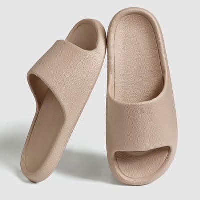 Badslippers Beige – Dames - Heren - Huisslippers - Douche Slippers - Kunststof EVA Slippers – Antislip - Lichtgewicht - Waterafstotend – Maat 44/45 (valt als 43/44)