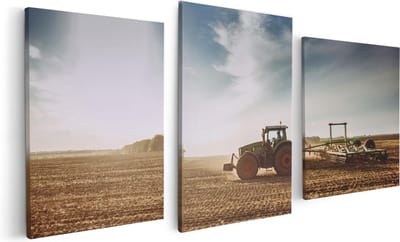 Artaza Canvas Schilderij Drieluik Tractor op het Veld - Trekker - 120x60 - Foto Op Canvas - Canvas Print