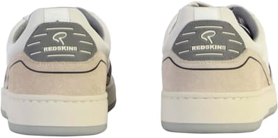 Aantrekkelijke leren sneakers