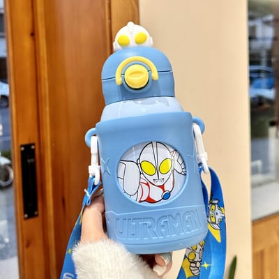 Tasse Thermos pour Enfants Ultraman Tasse d'École pour Garçons Gourde à Paille de Qualité Alimentaire Tasse à Eau pour Élèves du Primaire 500ml