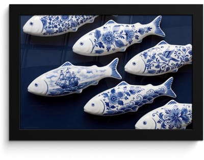 Poster in lijst - Fotolijst 30x20 cm - Posters - Vissen - Delfts - Blauw - Keramiek - Posterlijst zwart - Decoratie - Wanddecoratie woonkamer - Muurdecoratie slaapkamer