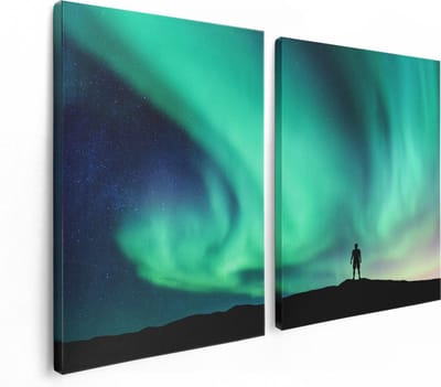 Artaza Canvas Schilderij Tweeluik Man bij het Groene Noorderlicht - 120x80 - Foto Op Canvas - Canvas Print