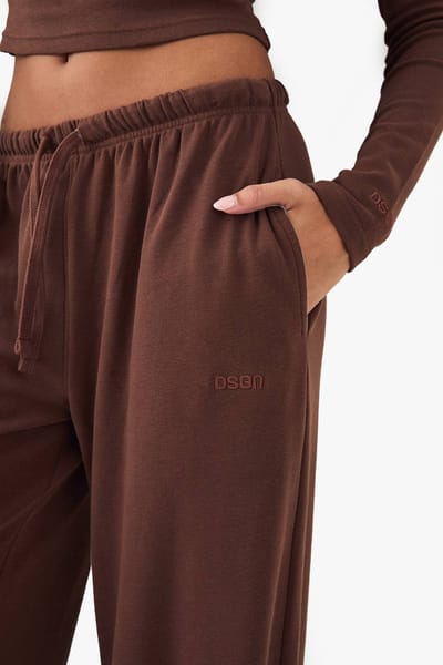 Dames DSGN Studio Geborduurd Ribgebreide Wijde Pijpen Broek | Chocolate | Maat: XS