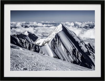 Deknudt Frames Poster in lijst - gebergte in zwartwit kleur - 60x80 cm
