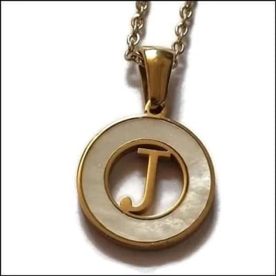 Aramat Jewels | Halskettingen | Initiaal Ketting Goudkleur met Schelp Inlay 45cm - Personaliseerbaar | J | |1,5mm | Staal | Volwassenen | Verkleurd niet