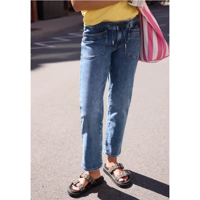 Jeans met Straight Leg pijpen en elastische tailleband