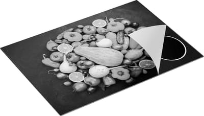 Chefcare Inductie Beschermer Groentes op Zwarte Marmer - Zwart Wit - 75x50 cm - Afdekplaat Inductie - Kookplaat Beschermer - Inductie Mat