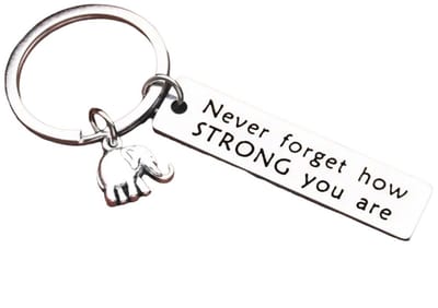 GoedeDoelen.Shop | Sleutelhanger You Are Strong | Zilverkleurige Sleutelhanger | Tashanger | Hanger Met Olifant | Motiverende Tekst | Inspiratie Quote | Sterk | Kracht | Sleutelbos