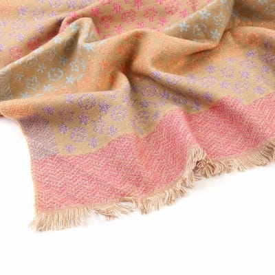 sjaal in beige - winter - luxe - cadeau tip
