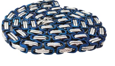RVS – Koningsketting - L 70 cm vierkant schakel in zilver met blauw metallic.